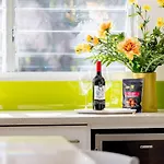 Noosa Gem! Walking Distance To Cafes - Shops - Sunshine Beach And Dog Beach