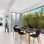 Chic Beachside Abode, Sunrise Beach