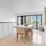2 Luna Noosa - Spacious Retreat In Elevated Location