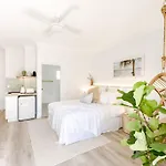 Coastal Luxe Suite With Pool ~ Walk To Noosa River