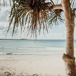 Coastal Luxe Suite With Pool ~ Walk To Noosa River