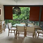 Noosa Beach Apartment On Hasting St French Quarter Resort.Noosa Heads