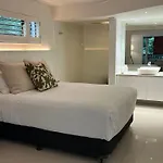 Noosa Beach Apartment On Hasting St French Quarter Resort.Noosa Heads