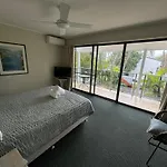 Le Court Villas