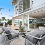 Lucy - Noosa - Noosaville