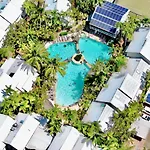 Coastal Modern 3 Bedroom Townhouse