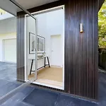 Stunning Views, Private Pool Near Hastings St