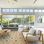 Stunning Views, Private Pool Near Hastings St