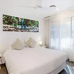 Modern Private Villa Noosaville