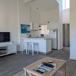 Noosa Parade Holiday Inn