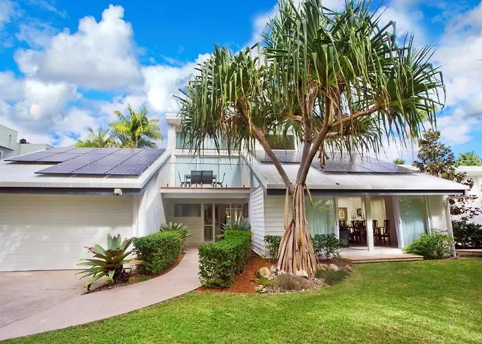 Secluded Oasis On The Water, Noosa Heads