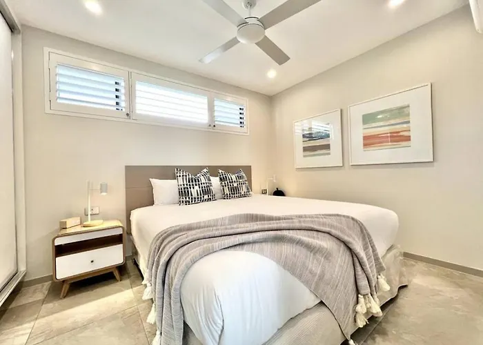 6Apt Beautifully Renovated On Hastings Street