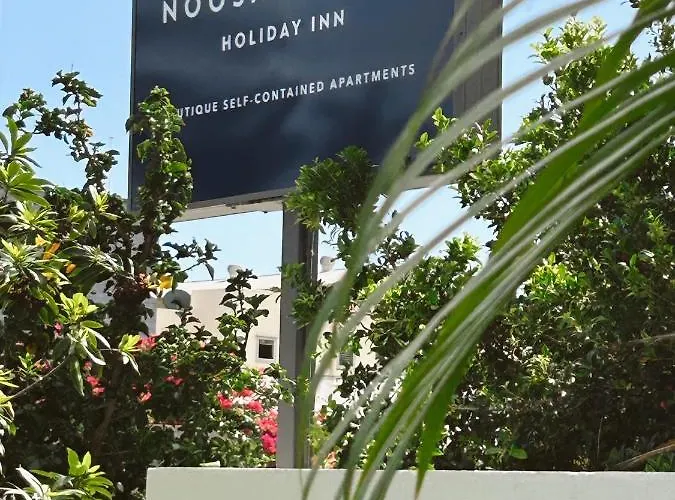 Noosa Parade Holiday Inn