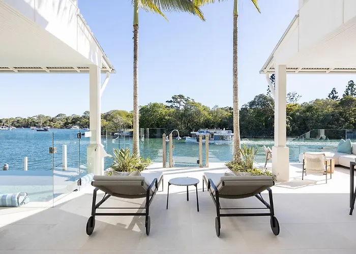 Iluka, Luxurious Riverfront Retreat