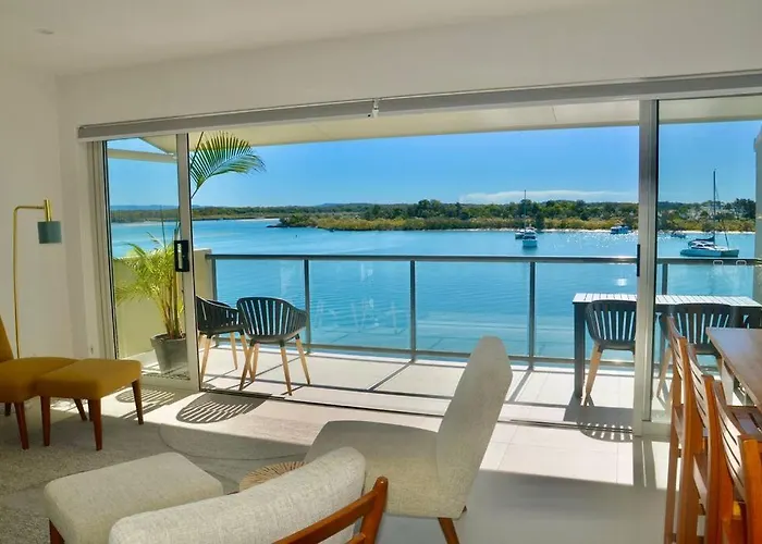 Noosa Shores Apt 29-Noosa Heads-Near Hastings St