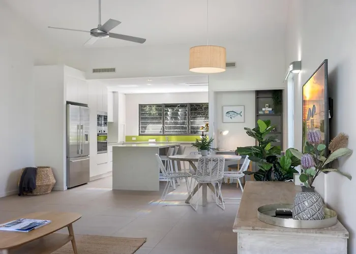 Noosa Gem! Walking Distance To Cafes - Shops - Sunshine Beach And Dog Beach