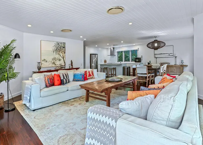 Dual-Living Amongst The Rainforest, Little Cove