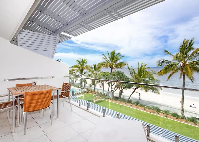 Fairshore 38 Beachfront Balcony