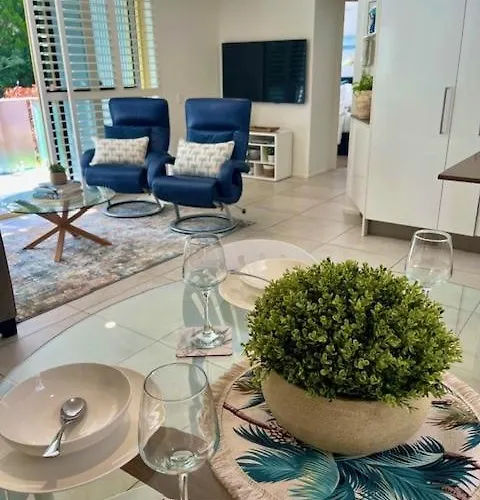 Coastal Luxe On Hastings St - 2 Bedroom