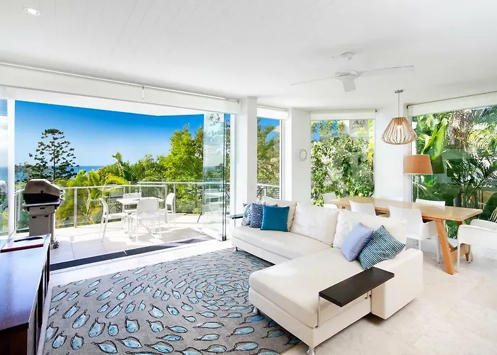 Little Cove Apt, Spectacular View, Pool