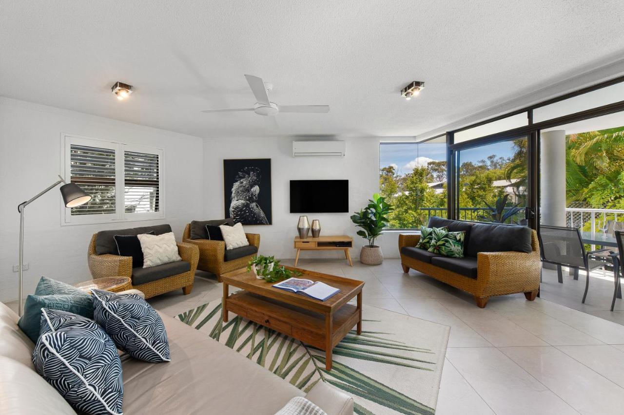 Stylish Beach Serenity, Naousa 5 Holiday home