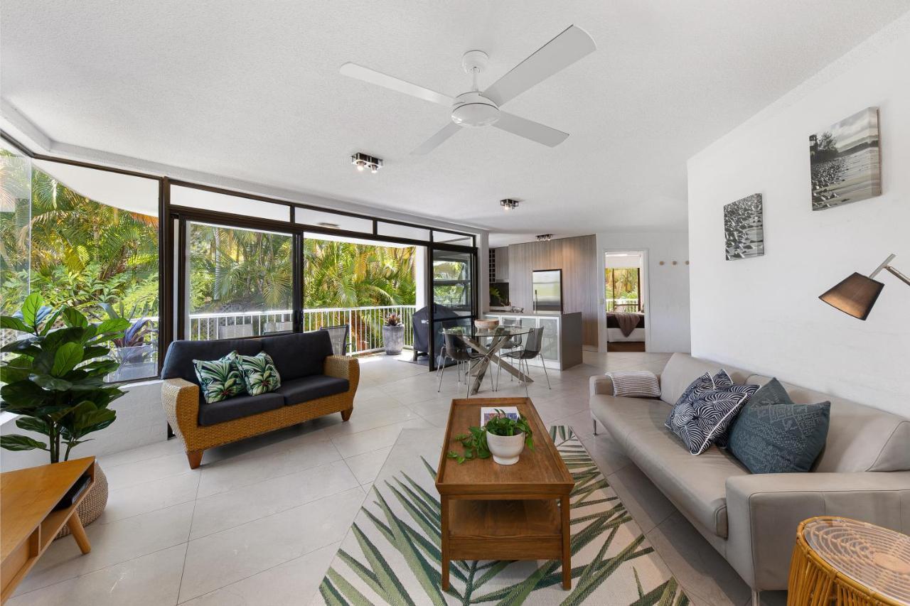 Stylish Beach Serenity, Naousa 5 Holiday home *