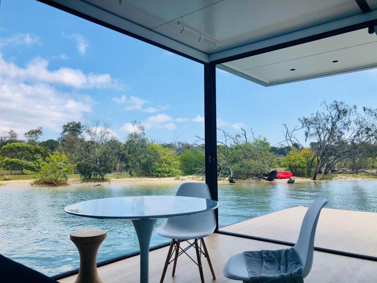 Botel Oasis - Luxury Floating Eco Noosa Heads