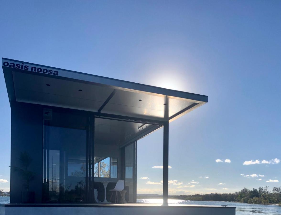 Oasis - Luxury Floating Eco Botel *