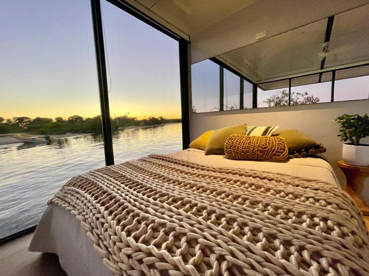 Oasis - Luxury Floating Eco *