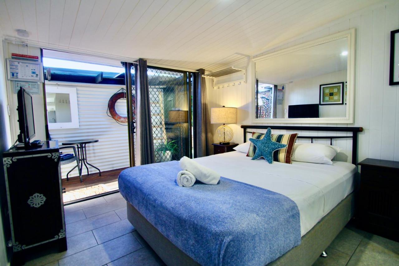 Hideaway Noosa Men Only Beach Resort 3*