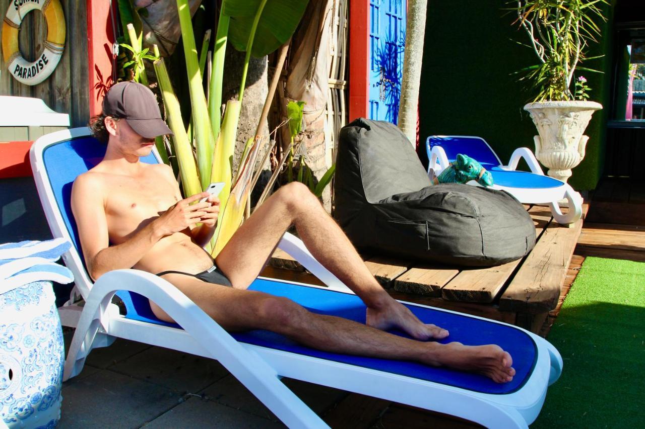 Resort Hideaway Noosa Men Only Beach
