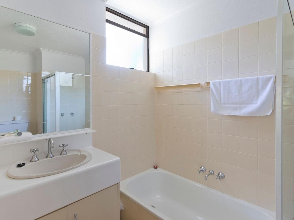Headland Views 5 Alderly Terrace 42 *