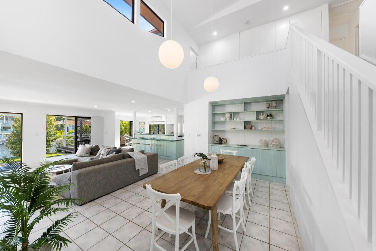 Riverfront Splendour, Ideal For Families Holiday home Noosa Heads