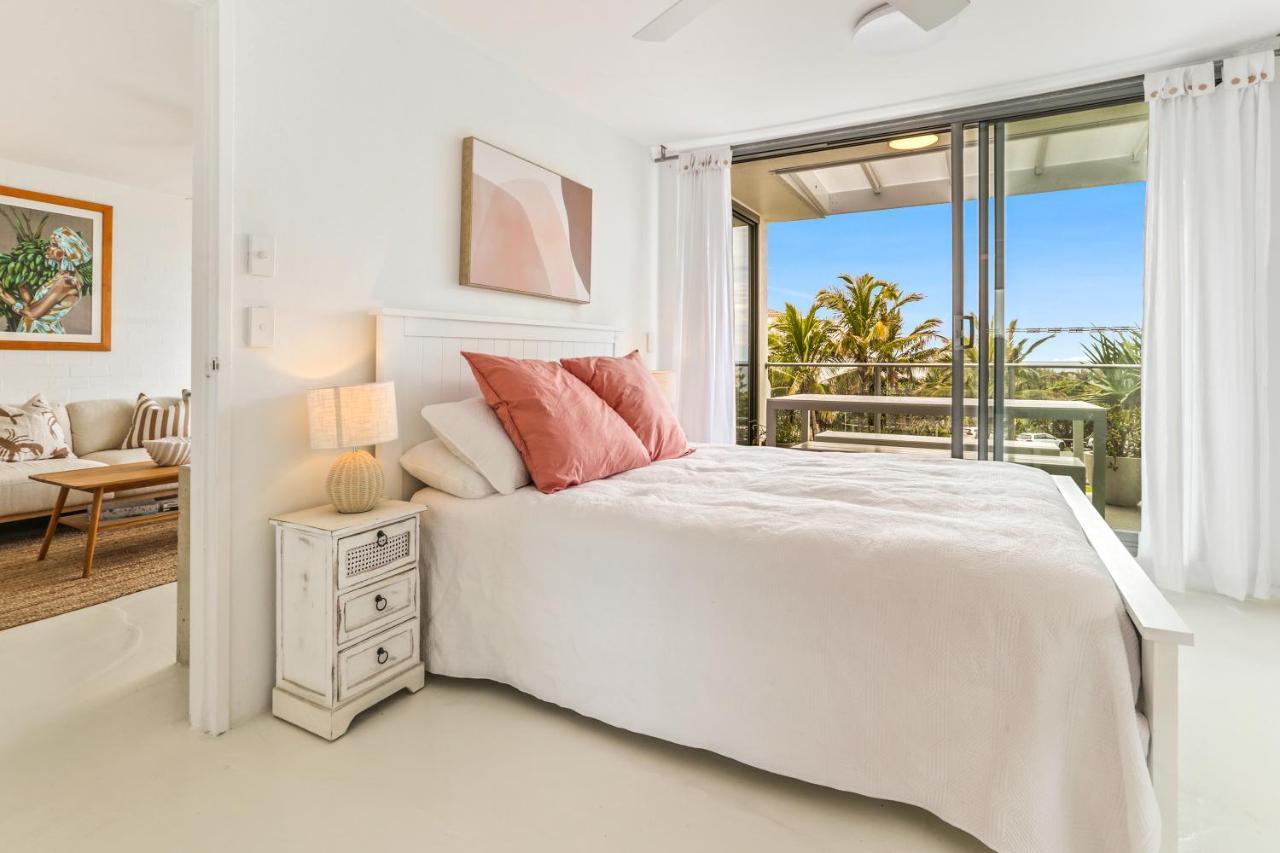 Apartment Chic Seaside Penthouse, Sunrise