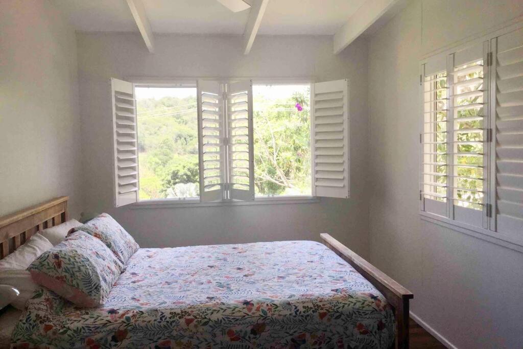 Casa de férias Green Hill Cottage, Heart Of Noosa Hinterland *