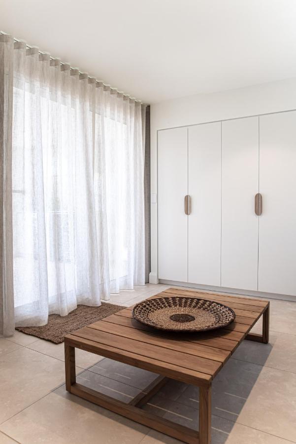 Crest Penthouse 37 *