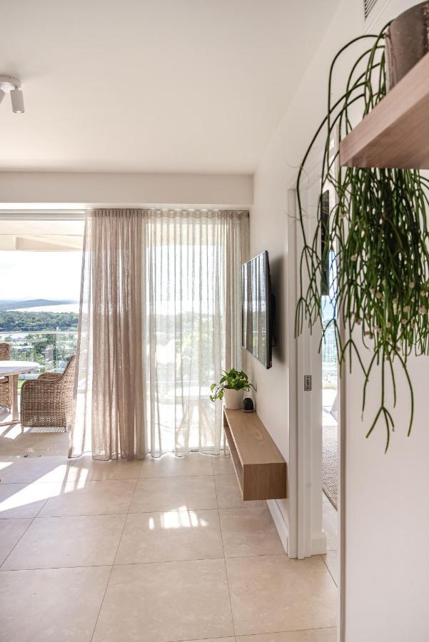 Crest Penthouse 37 *