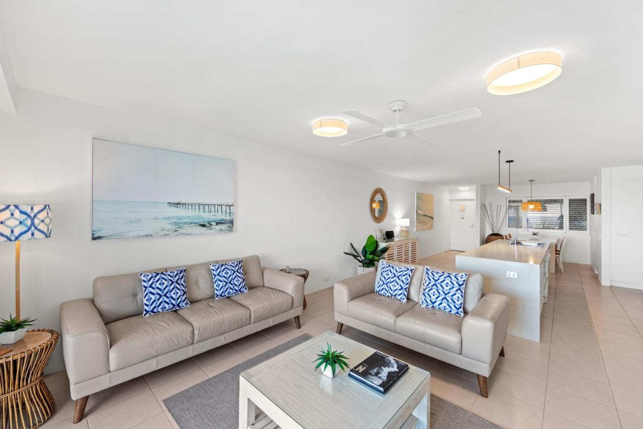 La Mer Sunshine Beachfront Aparthotel