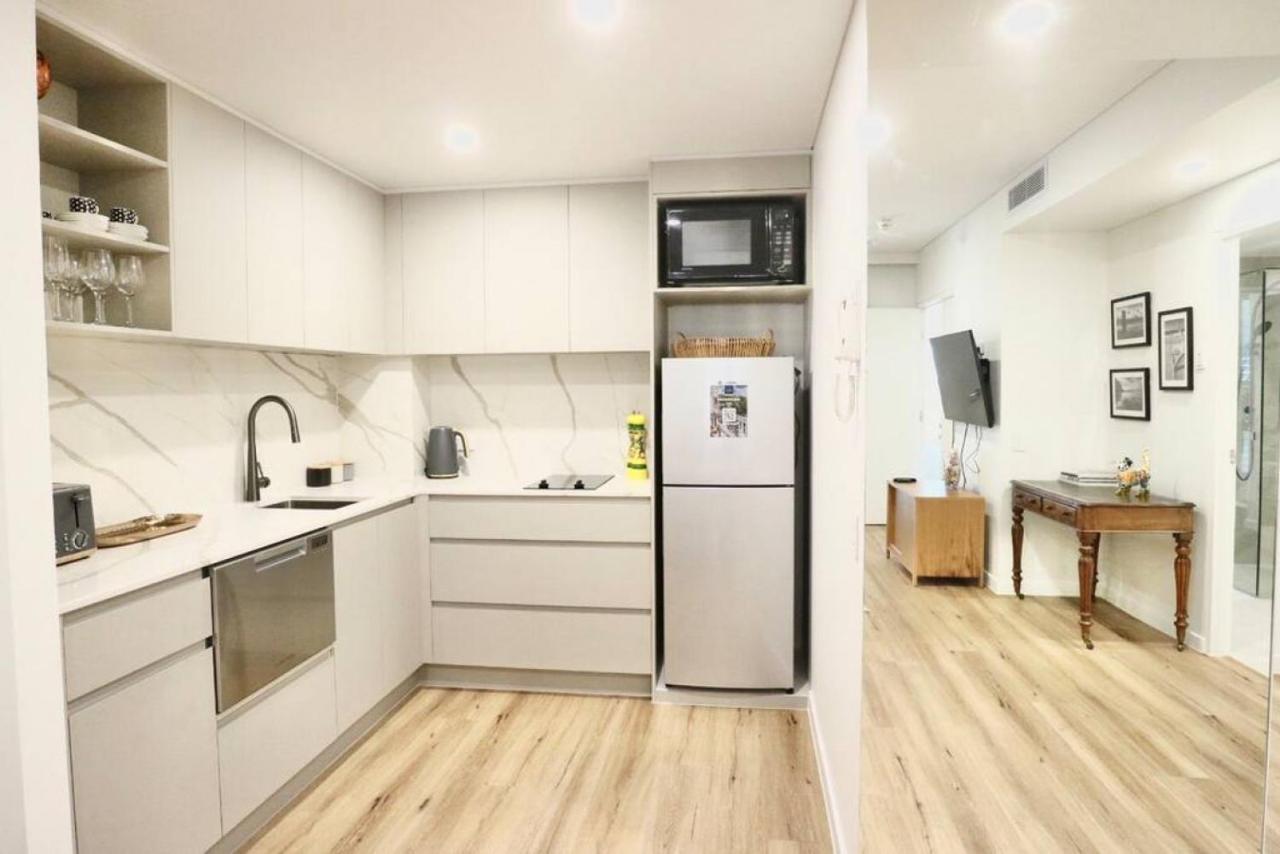 Apartment 617 Hastings Street Metres To The *