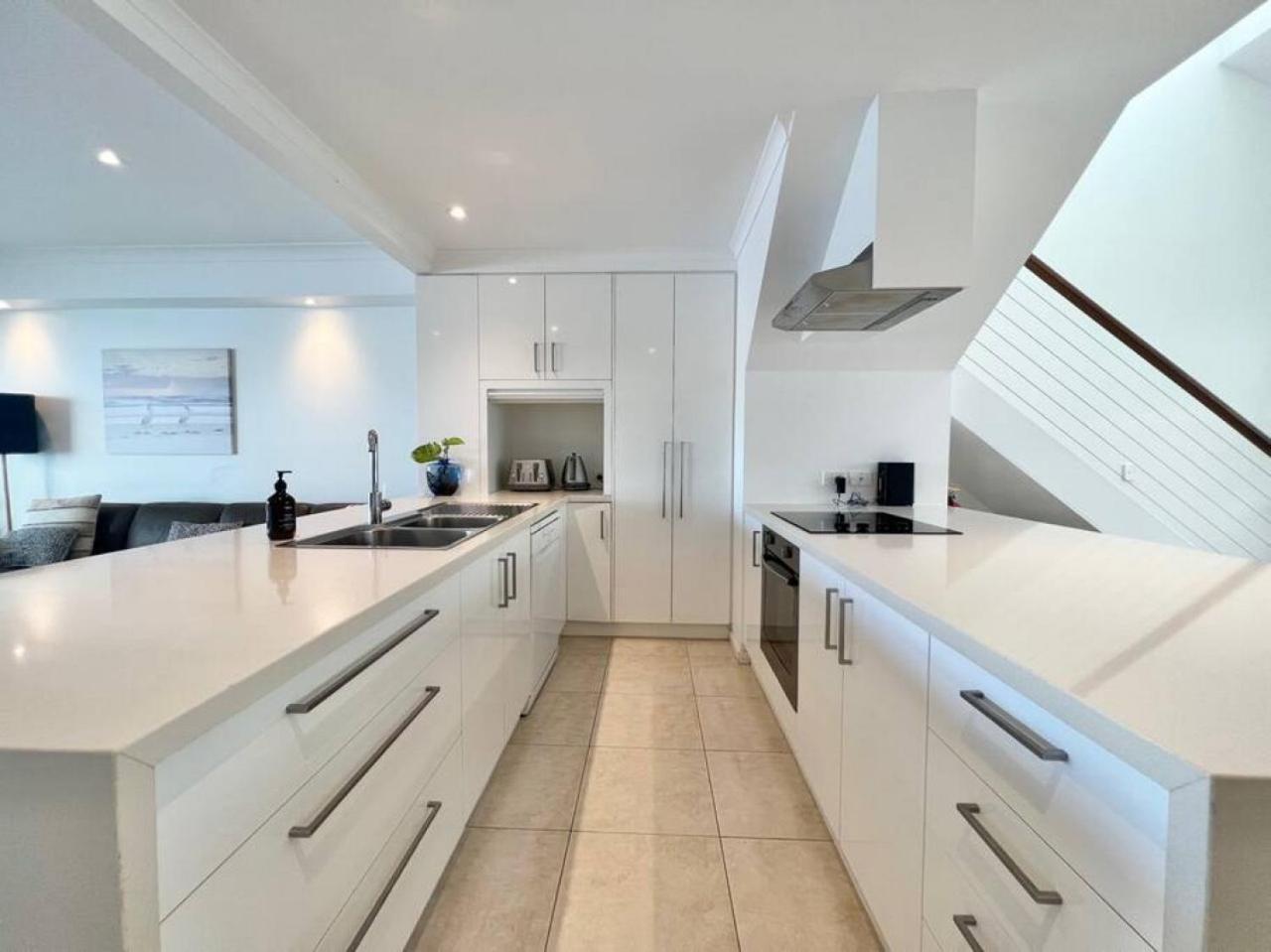 14 Gorgeous Waterfront Noosa Oasis Noosaville
