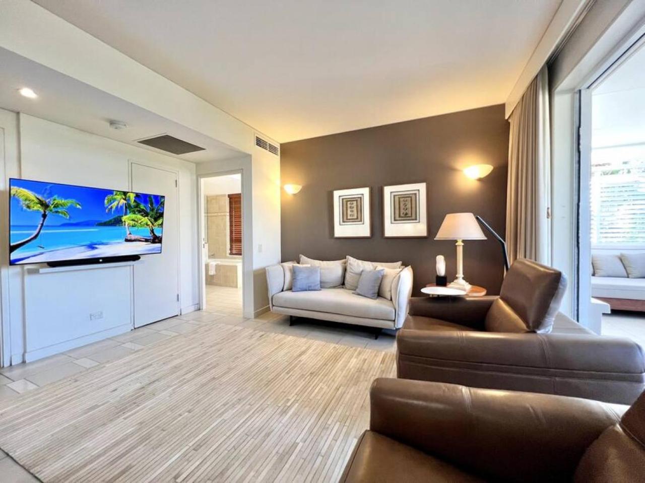 231 Lovely North Facing 2 Bedroom Metres To Main Apartment
