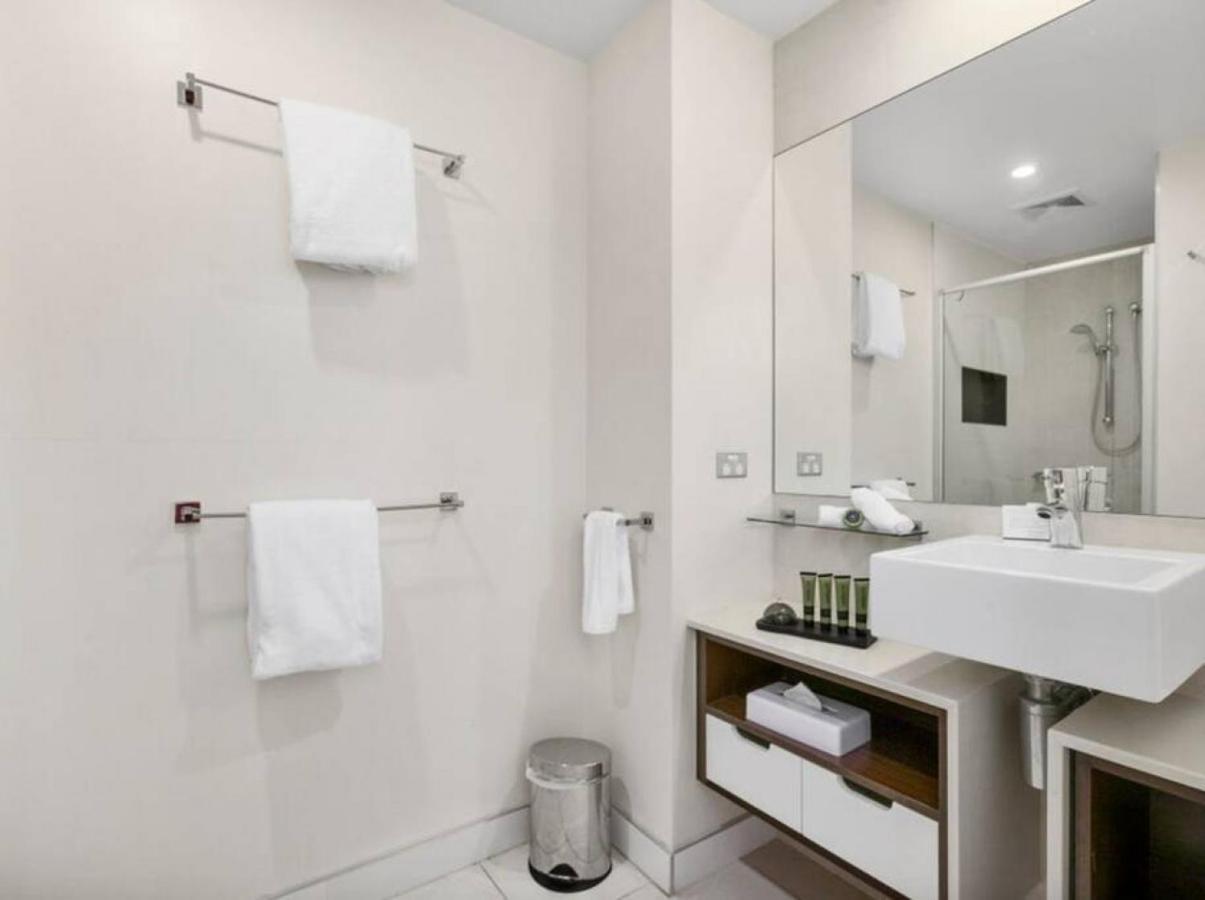 7211 Lovely 2 Bedroom Viridian Apartment *