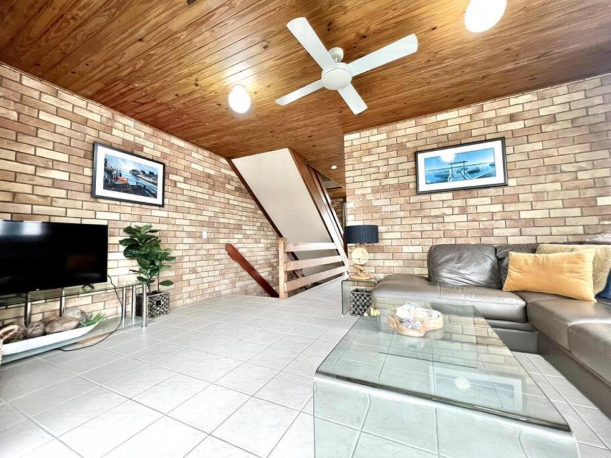 1 Holiday In Peza Court Noosa Heads