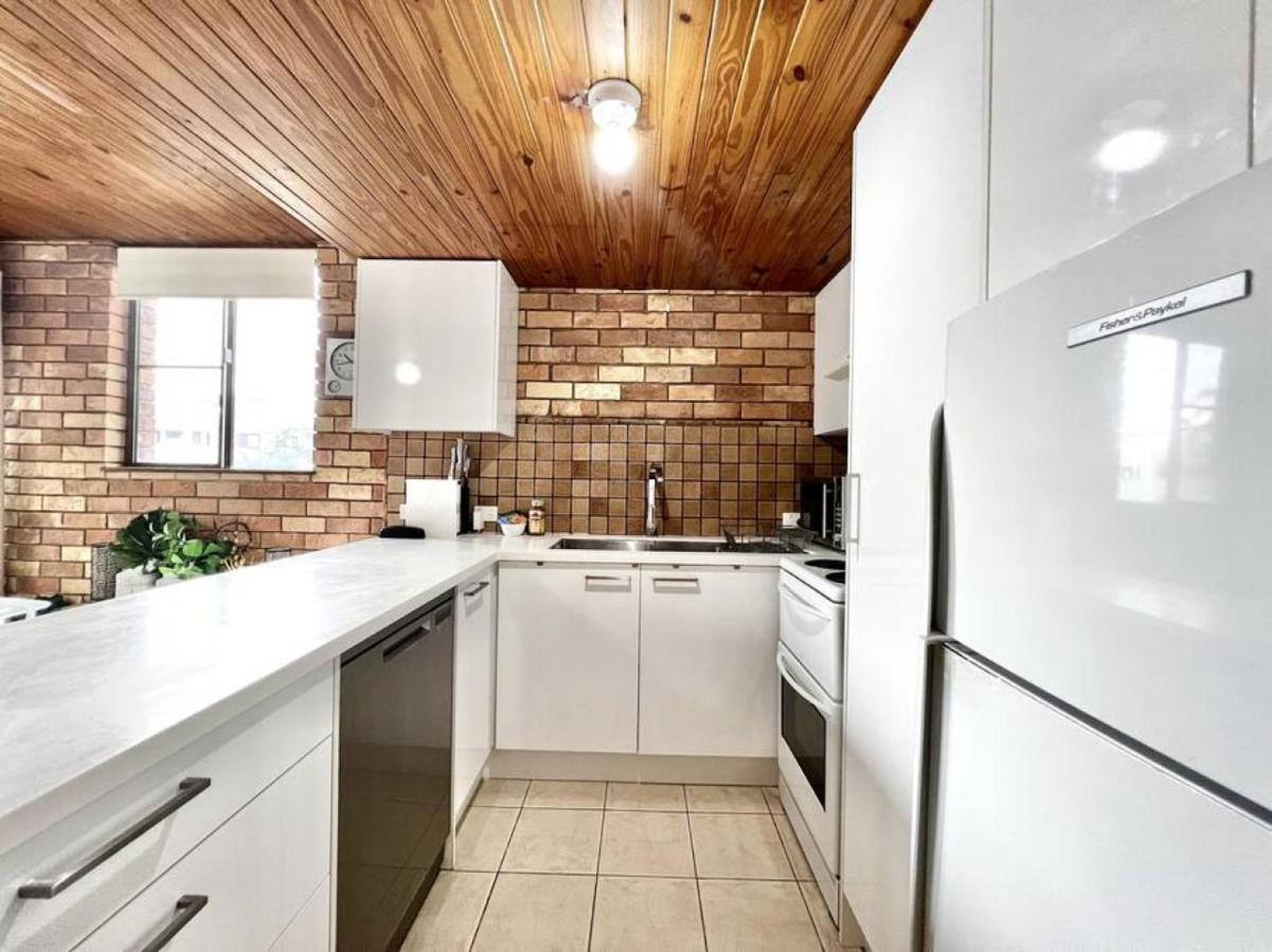 1 Holiday In Peza Court * Noosa Heads