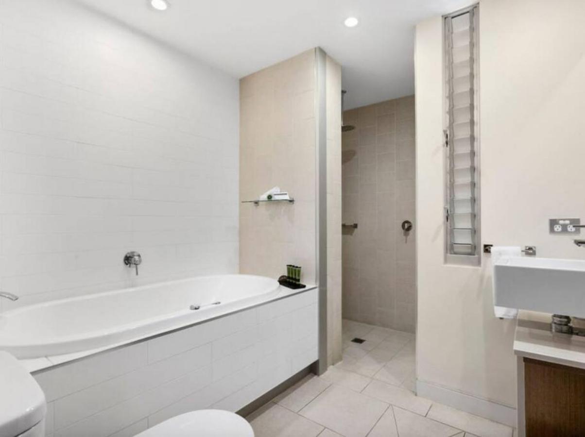 7211 Lovely 2 Bedroom Viridian Apartment