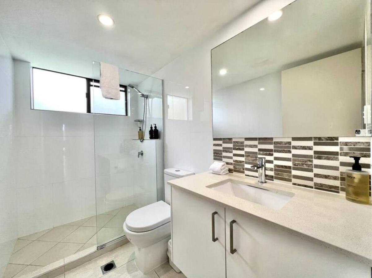 2na At The Doorstep Of Hastings Street 2 Bedroom *