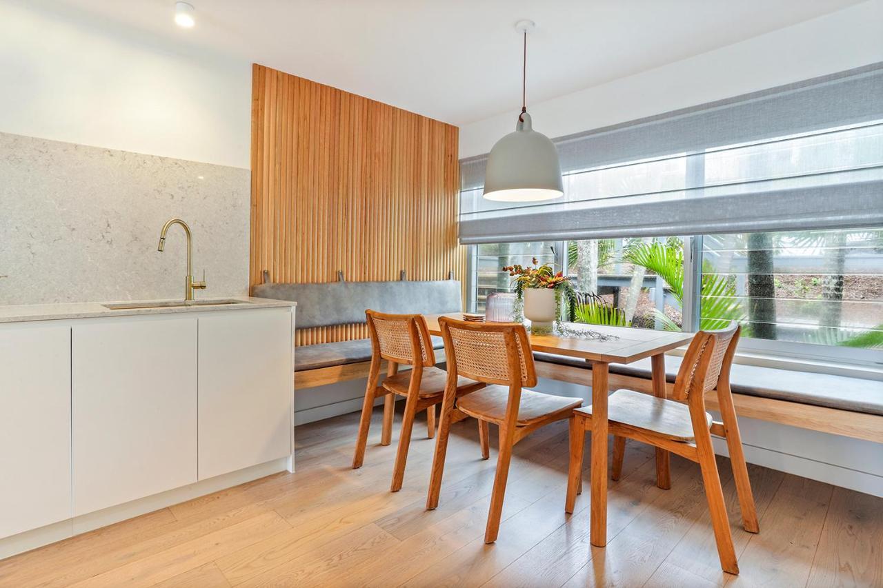 Village Vibes & Coastal Life, Sunshine Apartment *