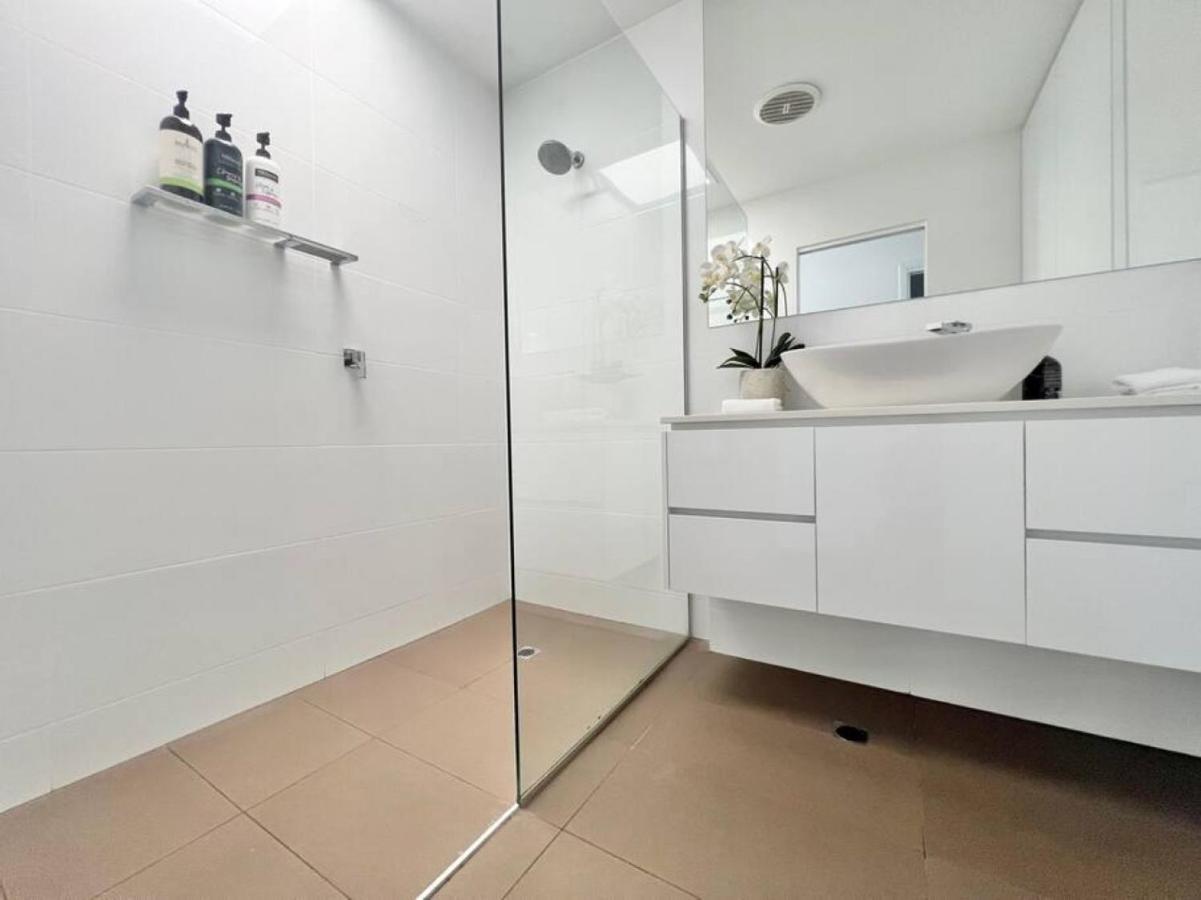 14 Gorgeous Waterfront Noosa Oasis * Noosaville