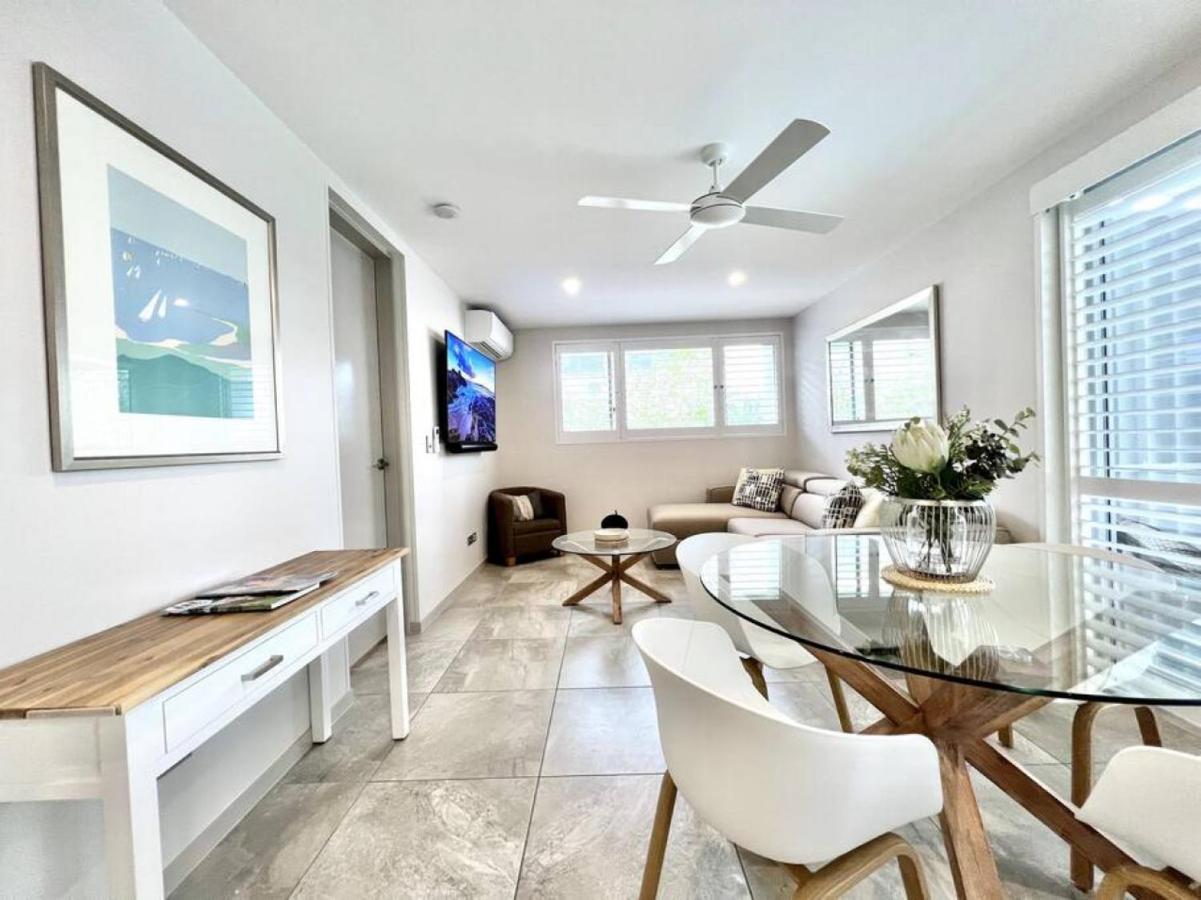 6apt Beautifully Renovated On Hastings Street Noosa Heads