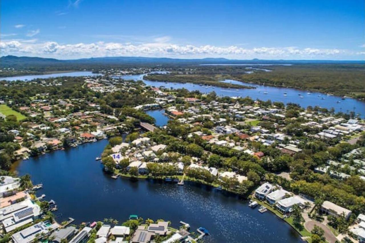 14 Gorgeous Waterfront Noosa Oasis Apartment